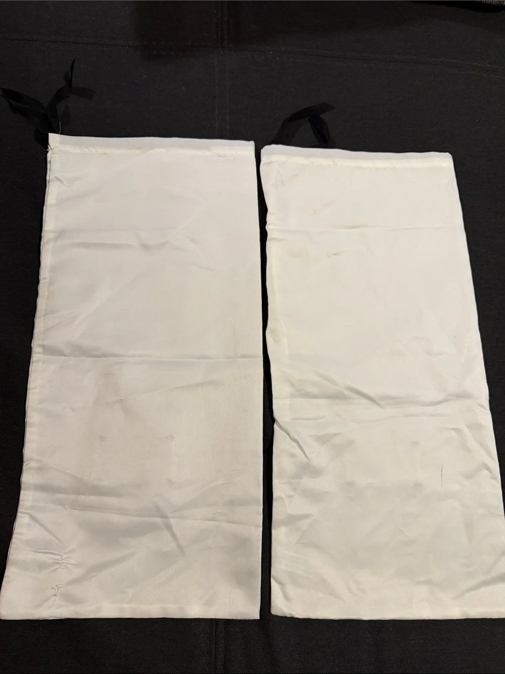 Gucci White Drawstring Dust Bags with Black Logo Patch (Set of 2)